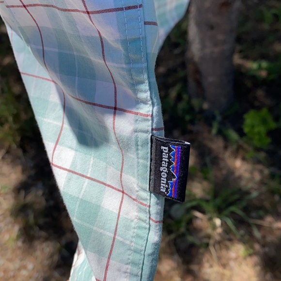 Patagonia Men’s Button Down Shirt - Picture 5 of 5